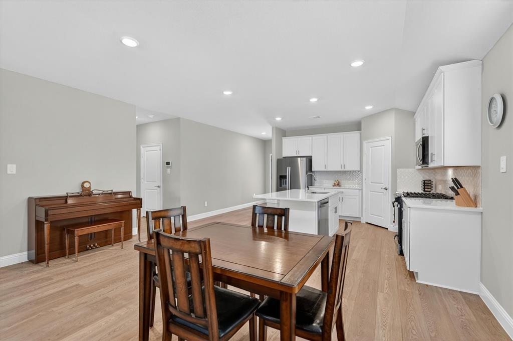 903 Edgehurst Drive Property Photo 10
