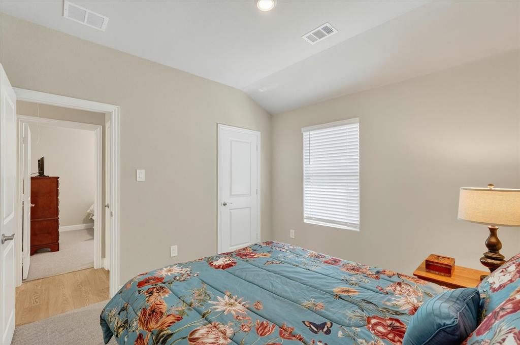 903 Edgehurst Drive Property Photo 18