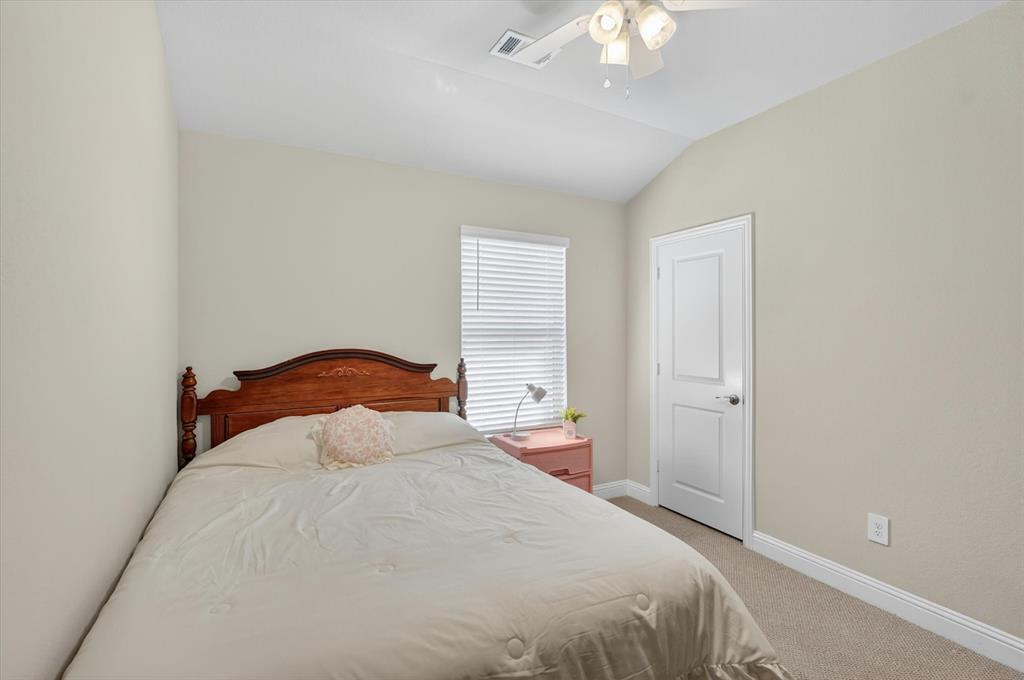 903 Edgehurst Drive Property Photo 21