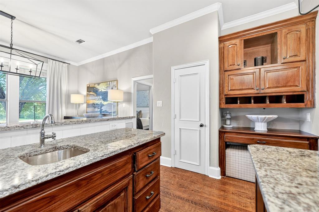 1711 Weiskopf Drive Property Photo 10