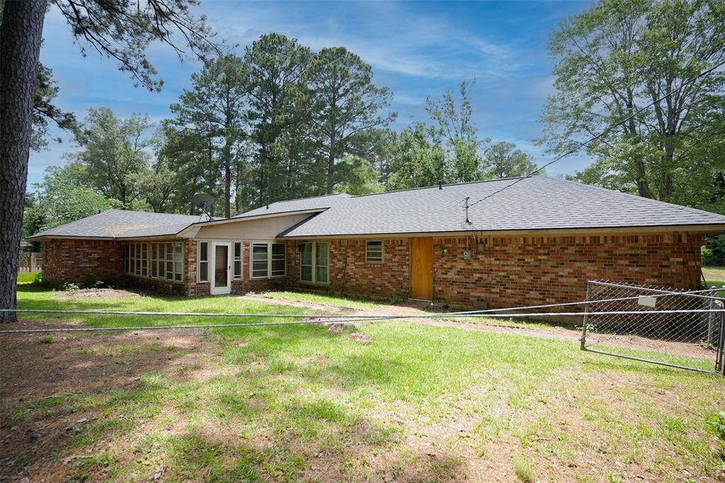 4049 Parkwood Drive Property Photo 8