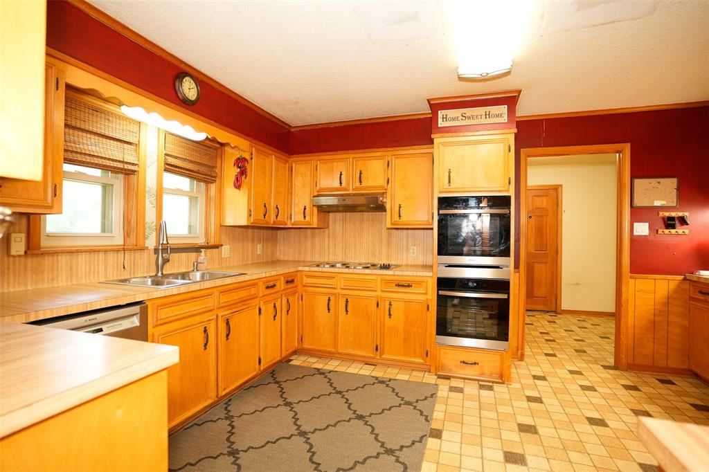 4049 Parkwood Drive Property Photo 23