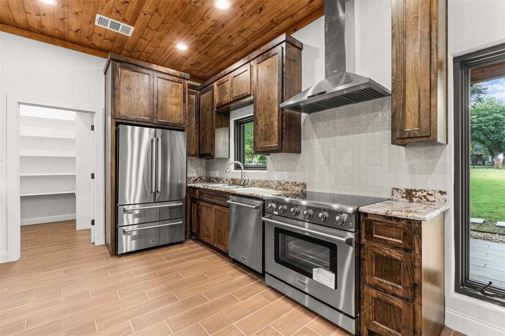 1215 E Stegall Road Property Photo 8