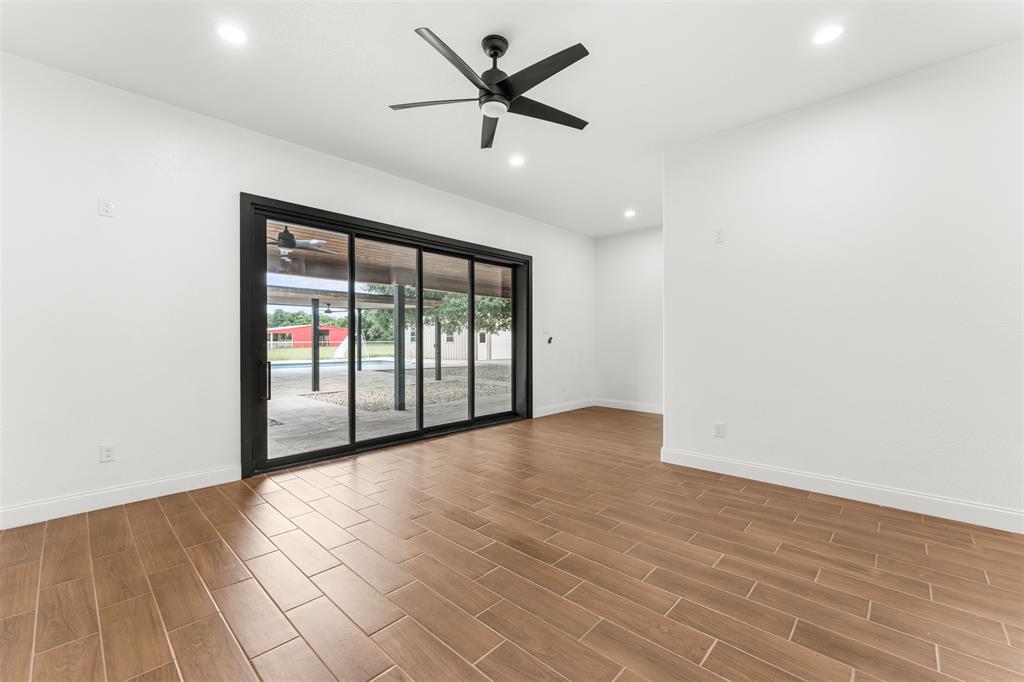 1215 E Stegall Road Property Photo 16