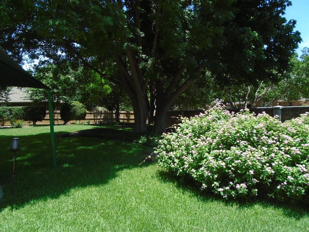 5949 River Bend Drive Property Photo 2