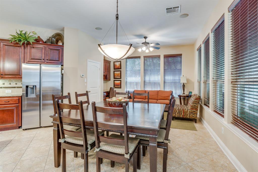 2620 Waters Edge Drive Property Photo 11
