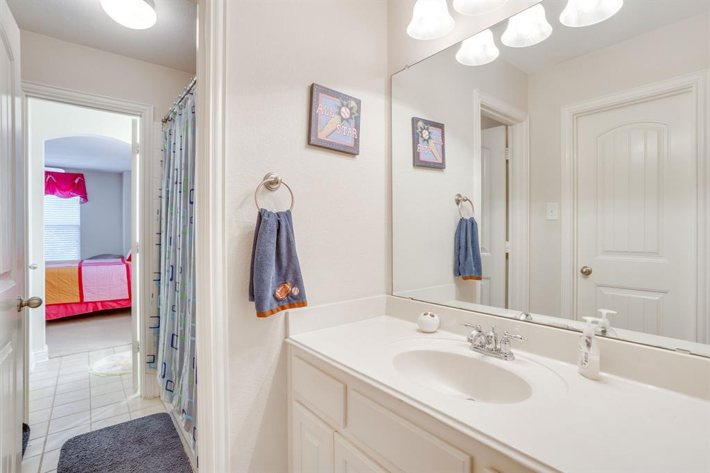 2620 Waters Edge Drive Property Photo 17