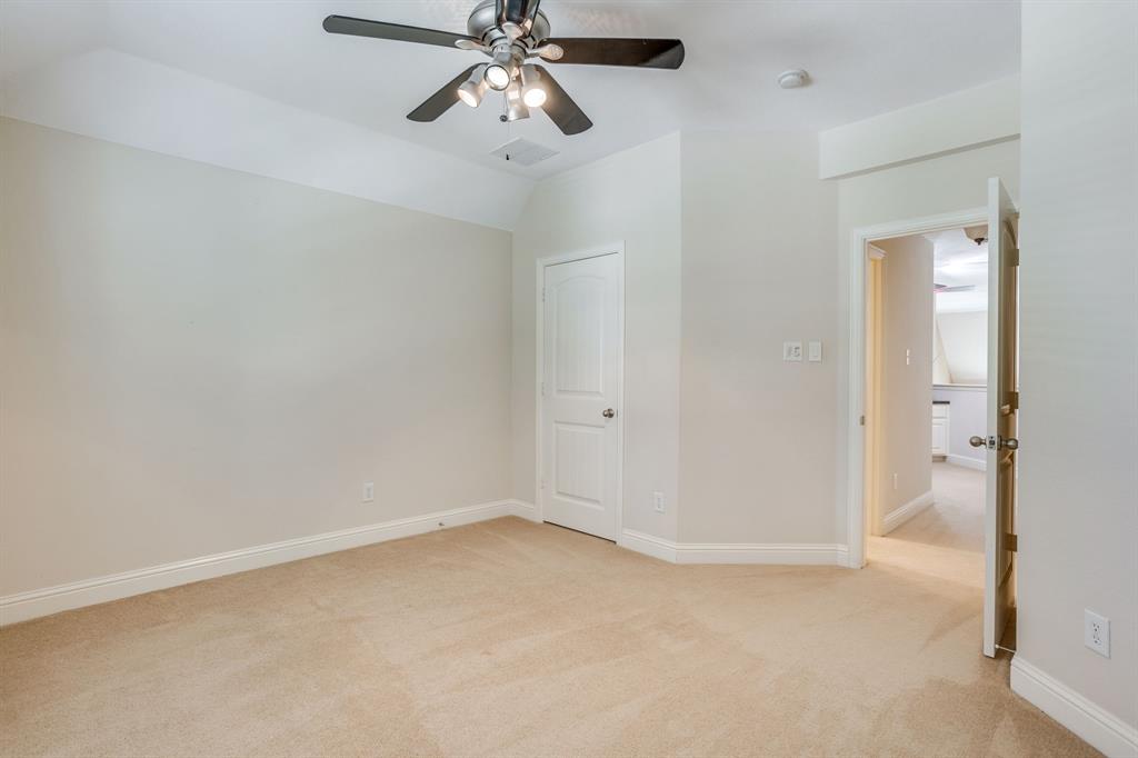 2620 Waters Edge Drive Property Photo 19