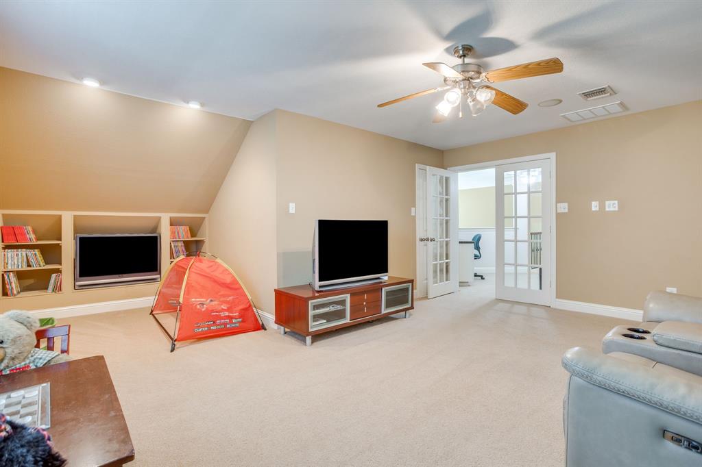 2620 Waters Edge Drive Property Photo 23