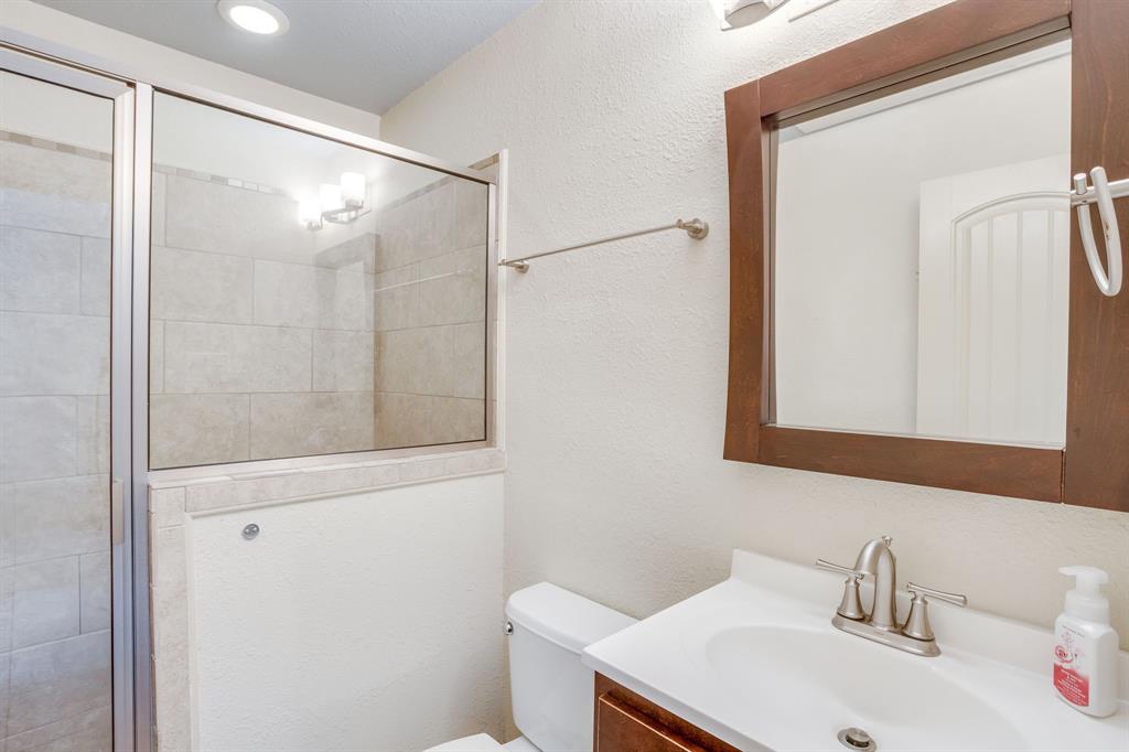 2620 Waters Edge Drive Property Photo 29