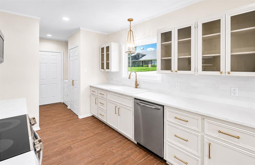 102 S Avenue Q Property Photo 7