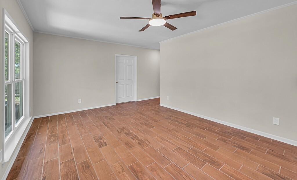 102 S Avenue Q Property Photo 9