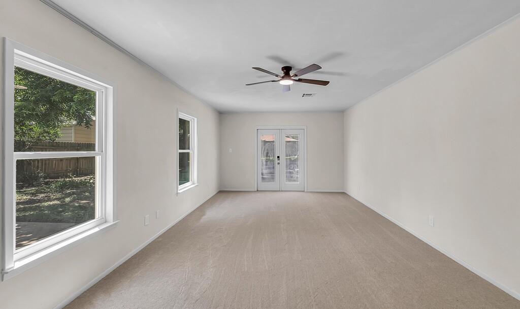 102 S Avenue Q Property Photo 18