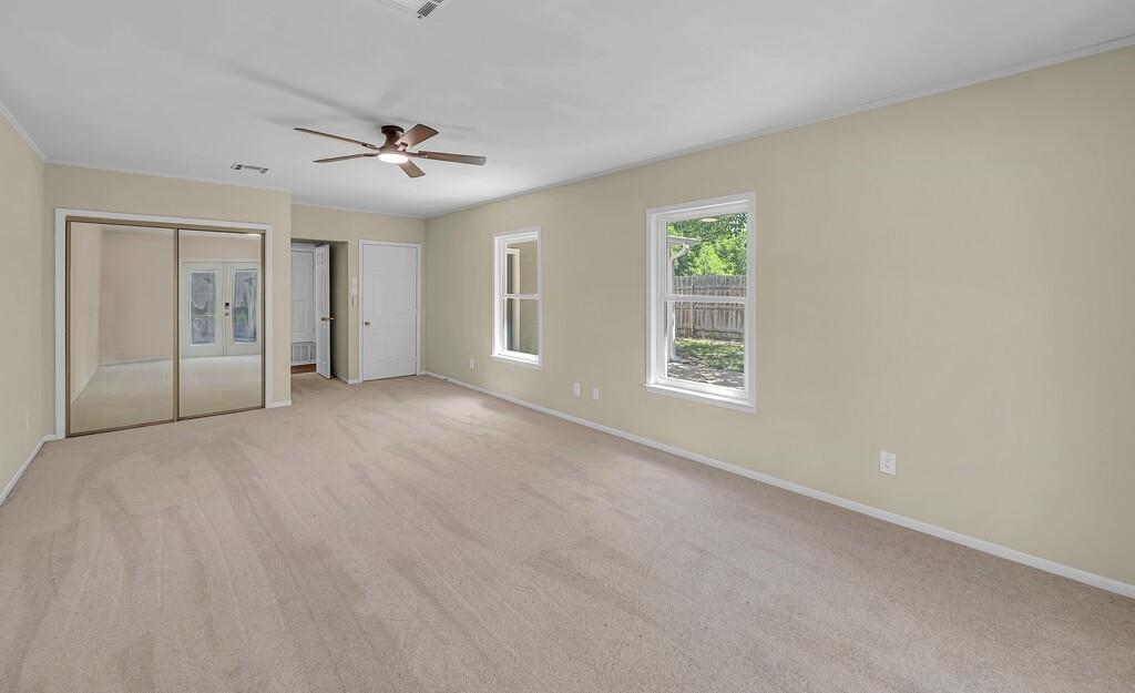 102 S Avenue Q Property Photo 20