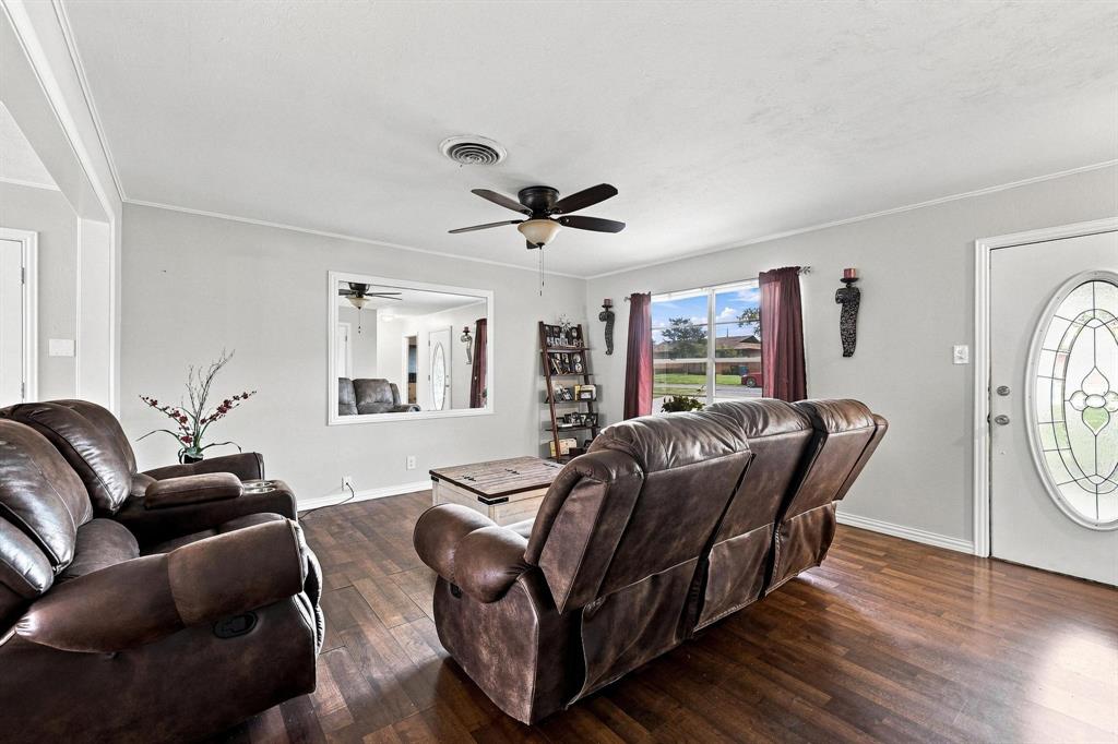 121 S Imperial Drive Property Photo 6