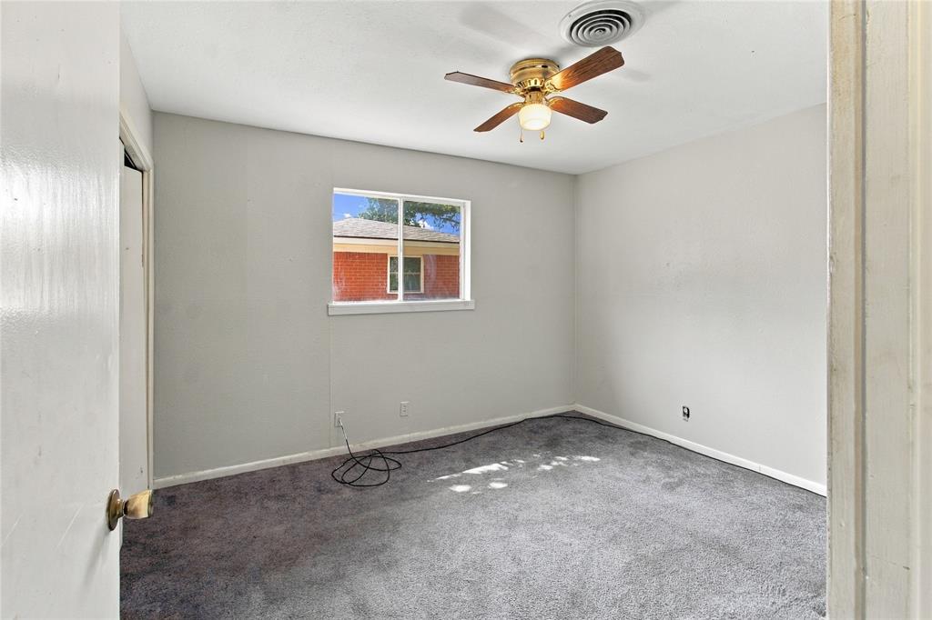 121 S Imperial Drive Property Photo 20