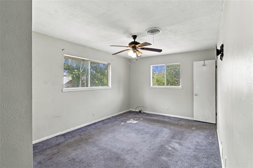121 S Imperial Drive Property Photo 22