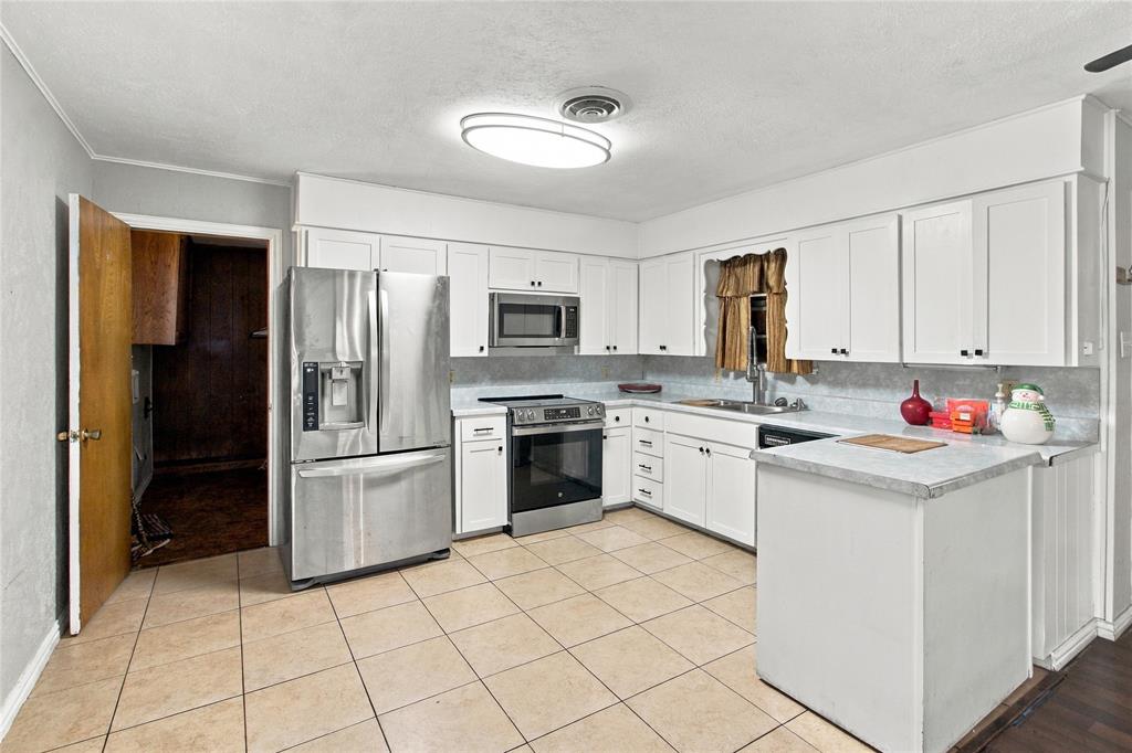 121 S Imperial Drive Property Photo 29