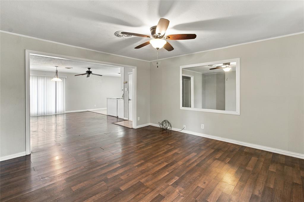 121 S Imperial Drive Property Photo 33