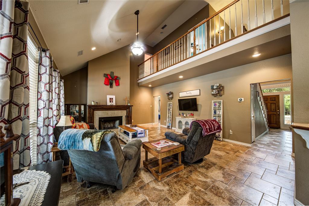 15 Shady Creek Lane Property Photo 3