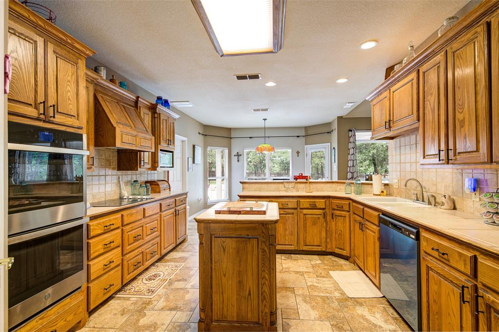 15 Shady Creek Lane Property Photo 12