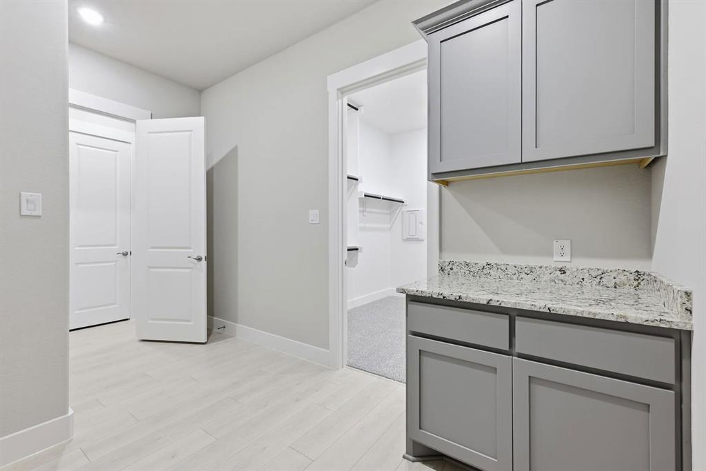2400 Camino Way Property Photo 27