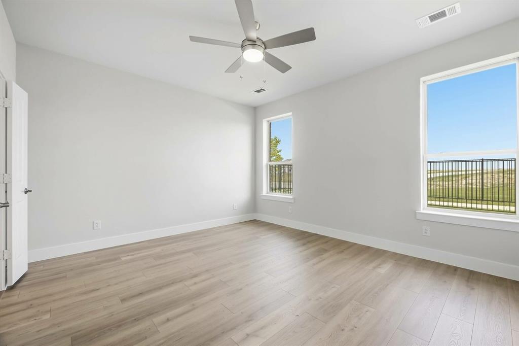 208 Ravenna Boulevard Property Photo 21