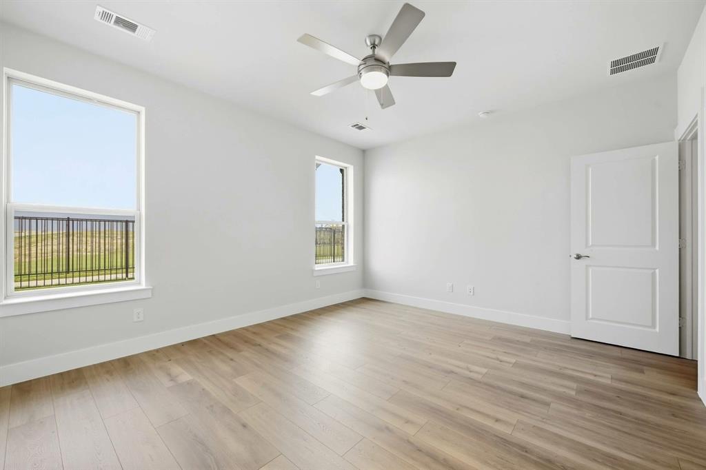 208 Ravenna Boulevard Property Photo 22