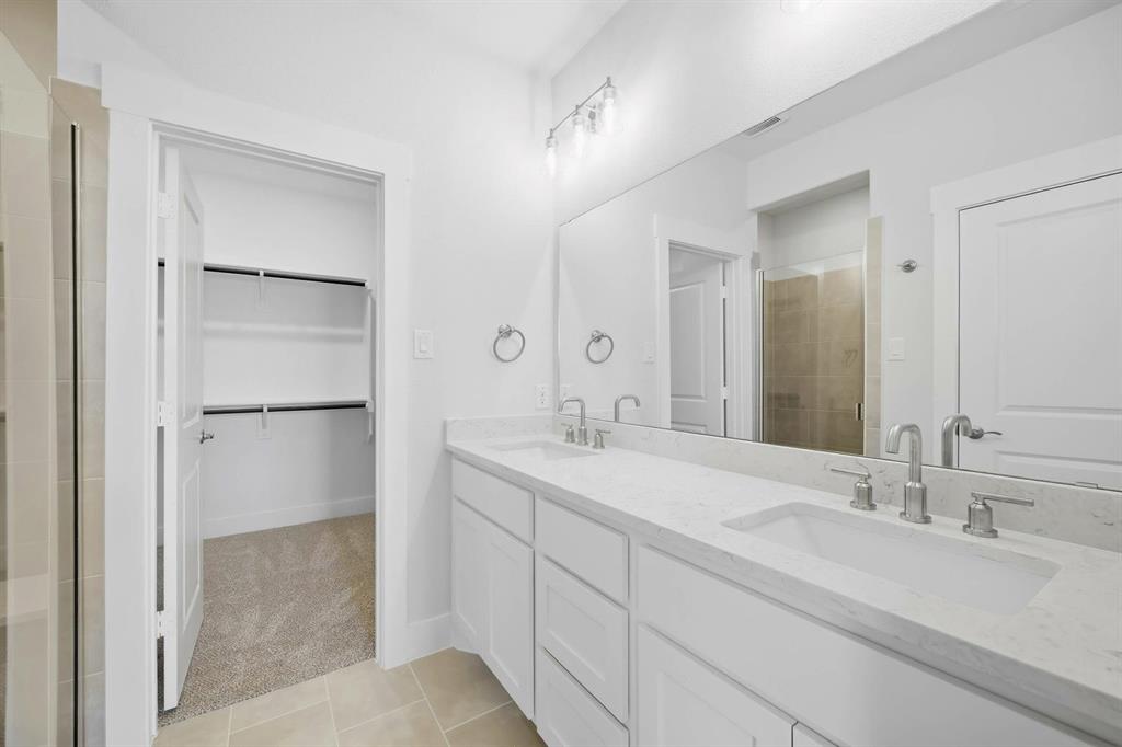 208 Ravenna Boulevard Property Photo 23