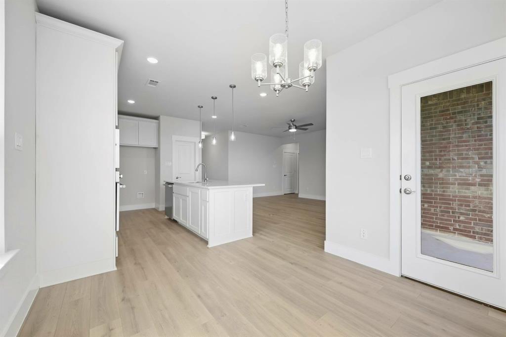 208 Ravenna Boulevard Property Photo 24