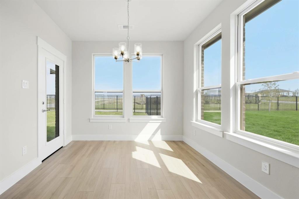 208 Ravenna Boulevard Property Photo 32