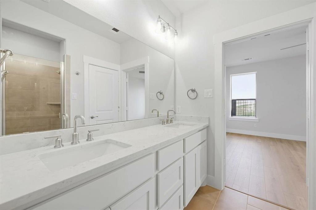 208 Ravenna Boulevard Property Photo 33