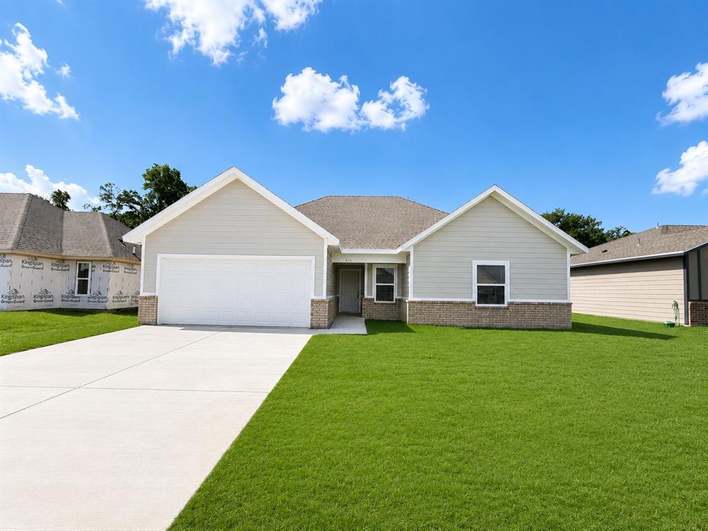 636 Crockett Drive Property Photo 1