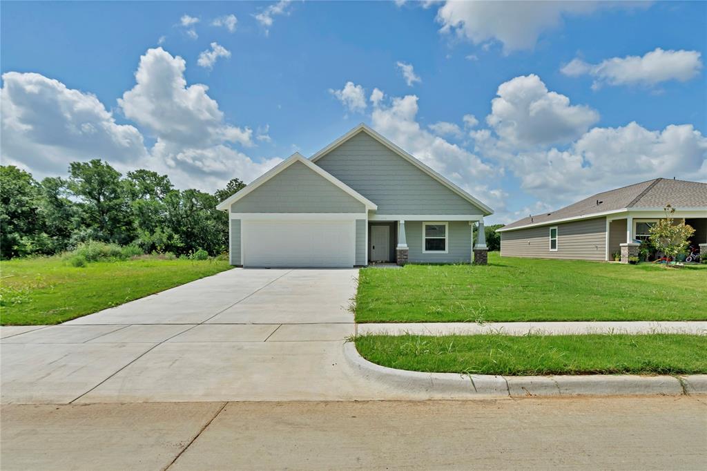 624 Crockett Drive Property Photo 3