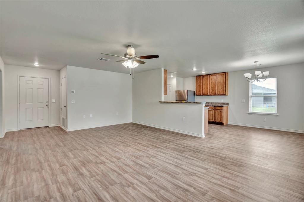 624 Crockett Drive Property Photo 8