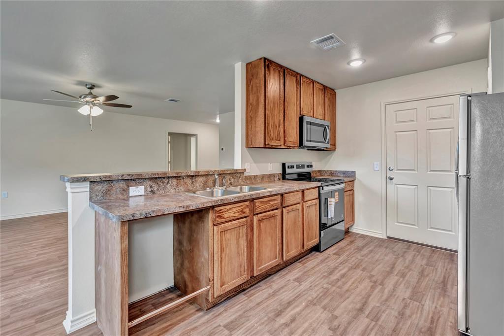 624 Crockett Drive Property Photo 12