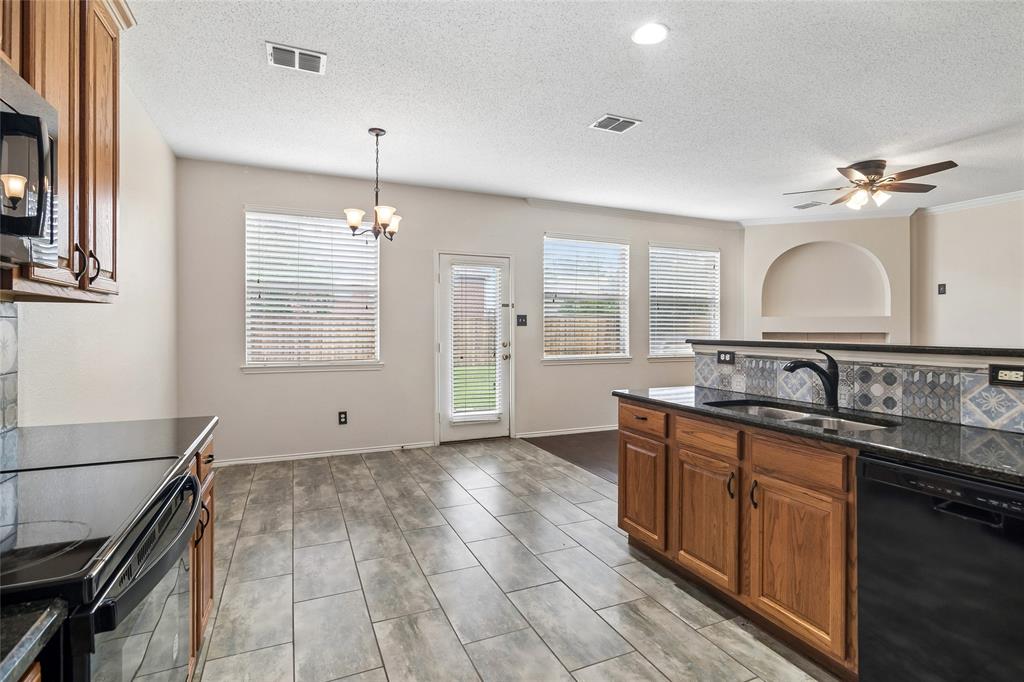10609 Augusta Lane Property Photo 11