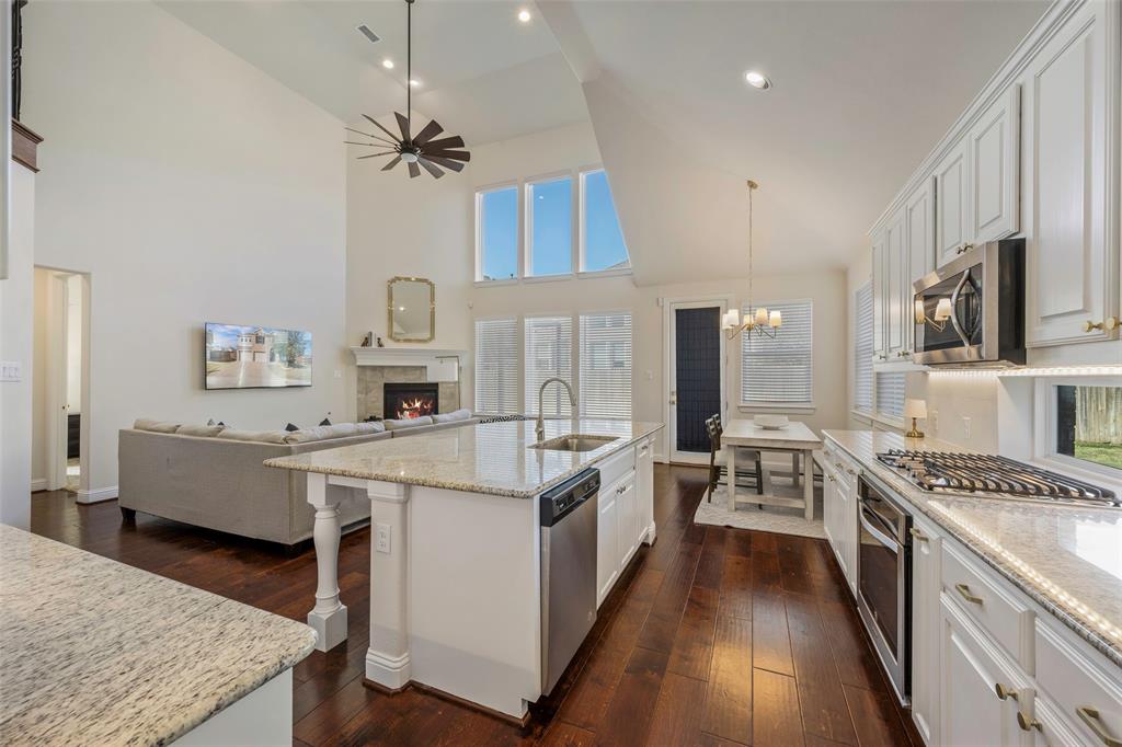 4000 Silk Vine Court Property Photo 4