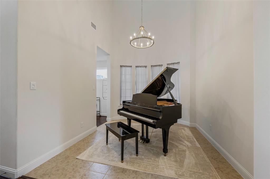 4000 Silk Vine Court Property Photo 7