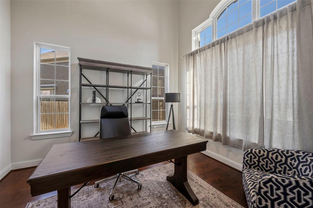 4000 Silk Vine Court Property Photo 9
