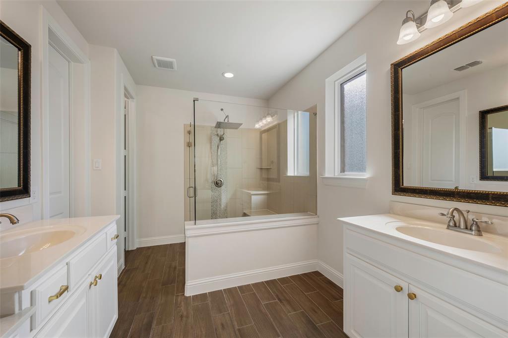 4000 Silk Vine Court Property Photo 12
