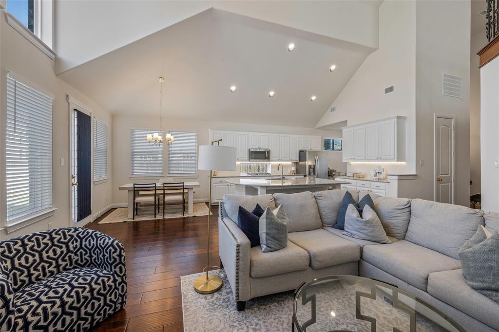 4000 Silk Vine Court Property Photo 14