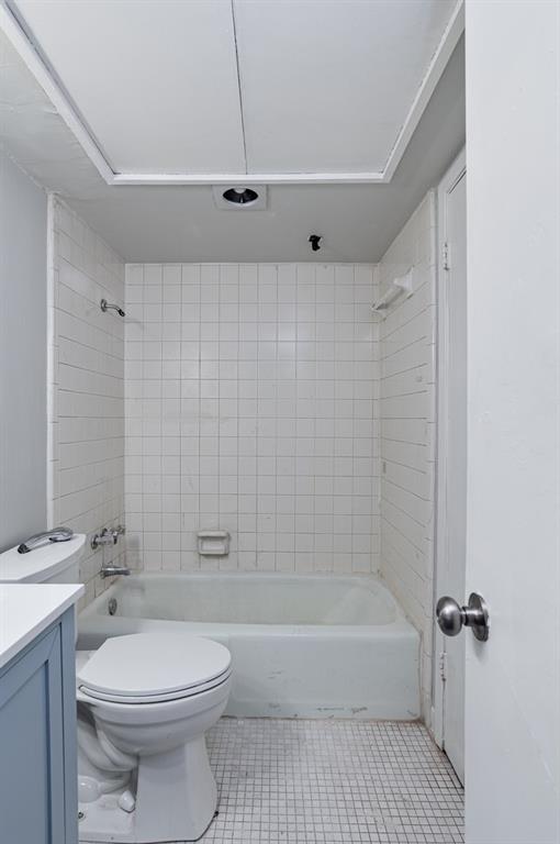 7000 Creswell Road 117 Property Photo 10