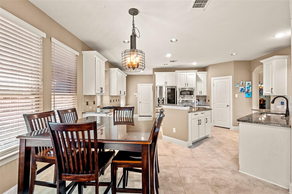 8255 Lindsay Gardens Property Photo 13