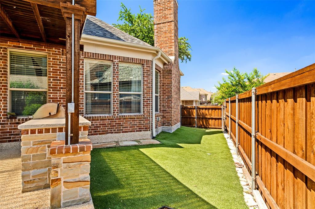 8255 Lindsay Gardens Property Photo 33