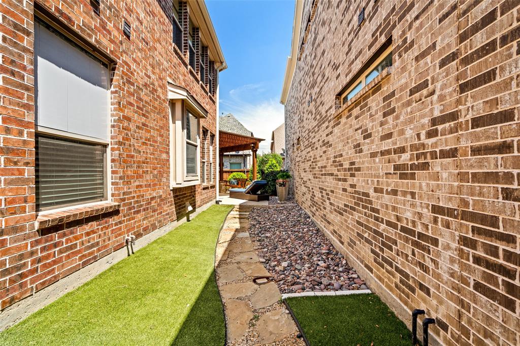 8255 Lindsay Gardens Property Photo 35