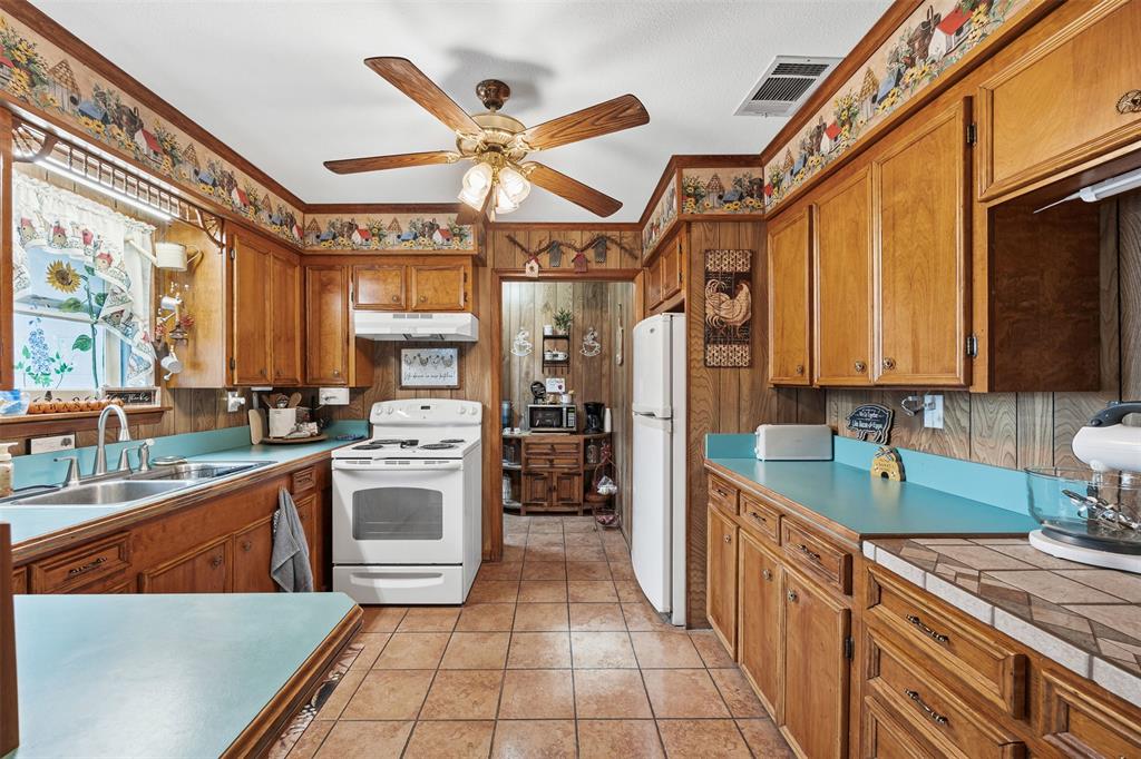 2073 Fm 1182 Property Photo 9