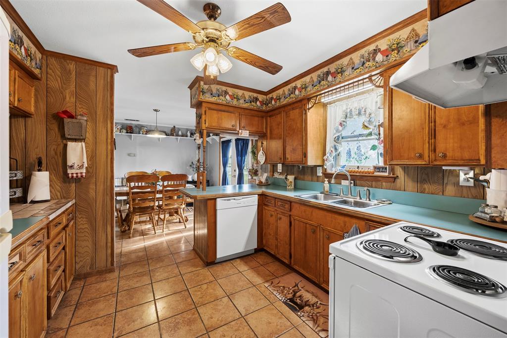 2073 Fm 1182 Property Photo 11