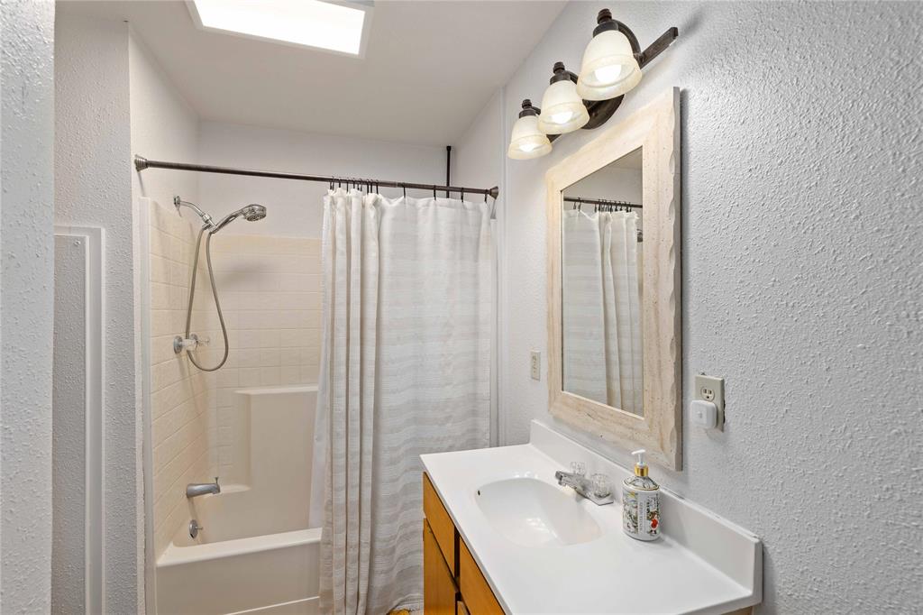 883 Santa Anna Ave Property Photo 15