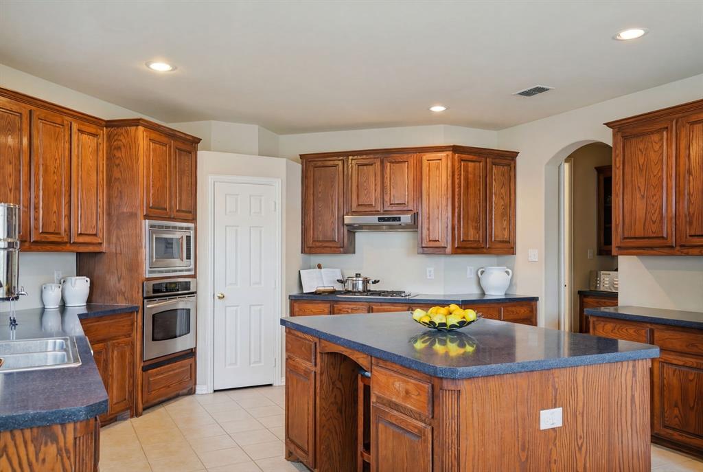 802 Shadybrook Drive Property Photo 4